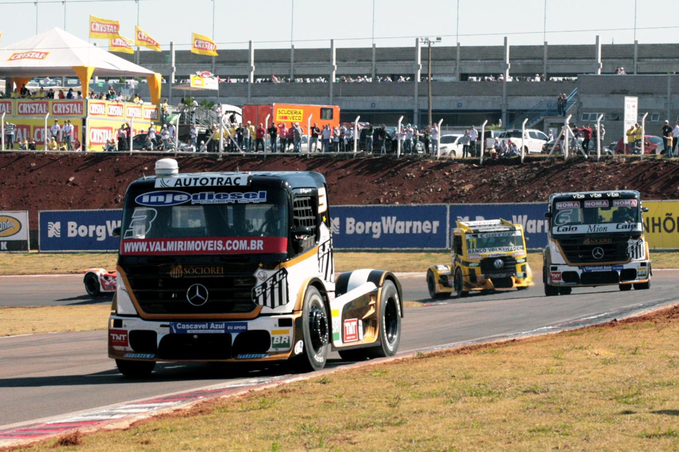 Geraldo Piquet à frente seguido por Carro 06 - Wellington Cirino01