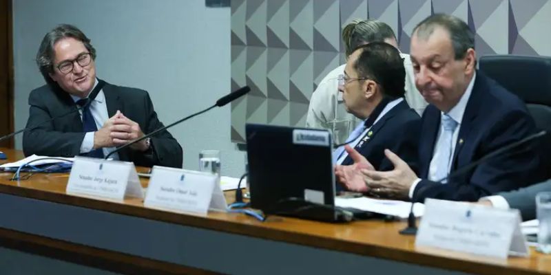 Depoimento na CPI da Braskem de Alexandre Vidigal de Oliveira, ex-secretário de Geologia, Mineração e Transformação Mineral do Ministério de Minas e Energia, autoridade responsável pela fiscalização e monitoramento da extração de sal-gema na mina da empresa petroquímica em Alagoas. Foto: Lula Marques/ Agência Brasil