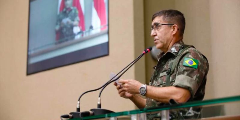 General diz que se encontrou com Bolsonaro para ouvir "lamentações"