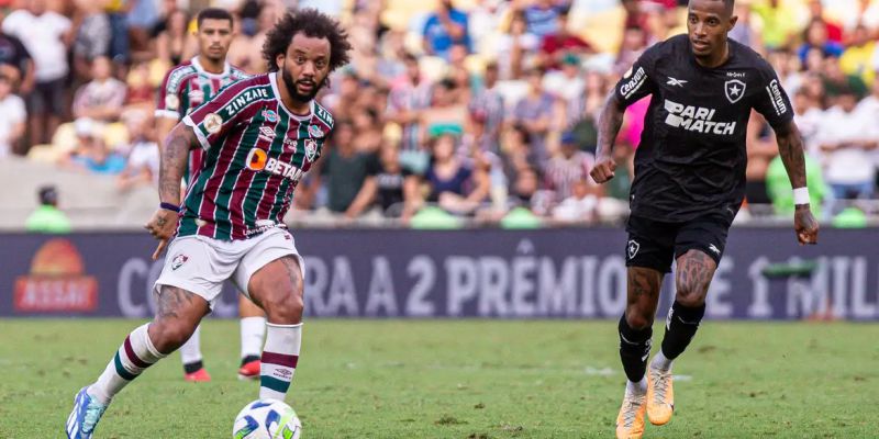 Botafogo faz clássico com Fluminense para buscar classificação