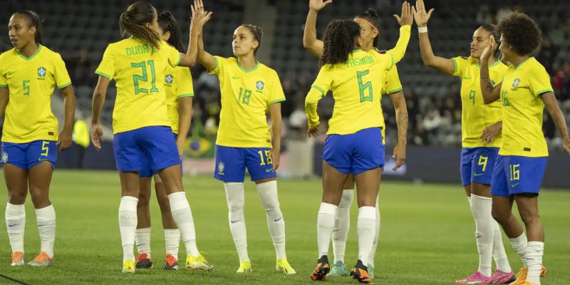 Brasil derrota México e se garante na decisão da Copa Ouro feminina