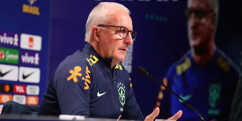 Dorival convoca Léo Jardim, Fabrício Bruno e Galeno para seleção