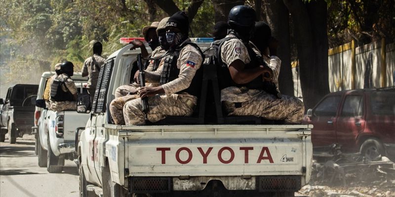 Entenda a situação do Haiti e o risco de paramilitares tomarem o poder