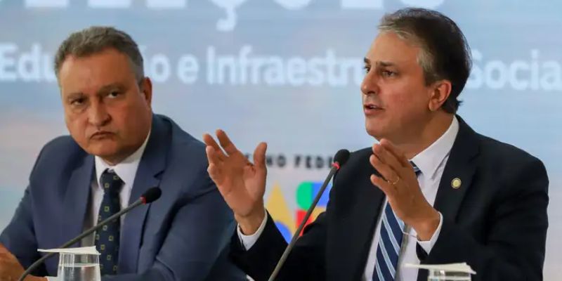 O ministro da Casa Civil, Rui Costa e o inistro da Educação, Camilo Santana, que falou sobre retomada de creche de obras inacabadas e paralisadas. Foto: Antonio Cruz/Agência Brasil