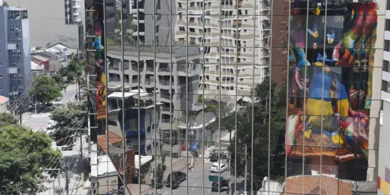 São Paulo - Ukrainian Institute une os artistas Eduardo Kobra Sasha Korban em mural no bairro de Pinheiros - Foto Paulo Pinto/Agência Brasil