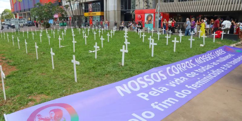 Manifestação em Brasília pelo Dia da Mulher alerta para violências