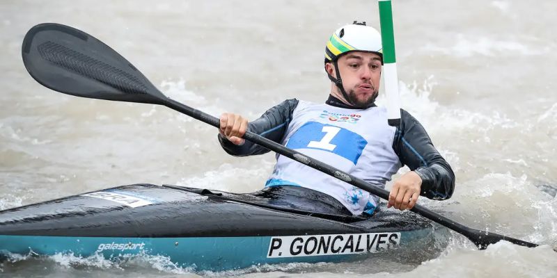 Paris 2024: Pepê Gonçalves carimba vaga na canoagem slalom