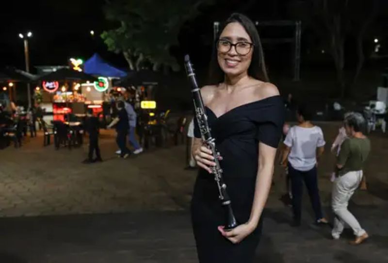 A música ajudou a clarinetista Bianca Di Macena a enfrentar a depressão - Valter Campanato/Agência Brasil