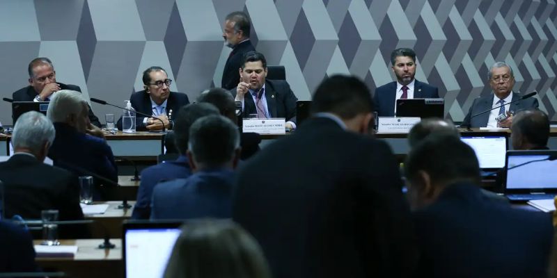 Comissão do Senado aprova aumento de salários de juízes e promotores