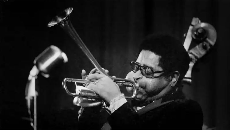 Dia Internacional do Jazz - Na foto, John Birks Gillespie, o Mito do Trompete, mais conhecido como Dizzy Gillespie (1917-1993) - The Giants of Jazz.- Foto: JP Roche/Wikimedia Commons