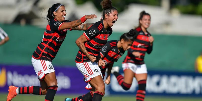 Flamengo goleia Santos por 7 a 0 no Brasileiro Feminino