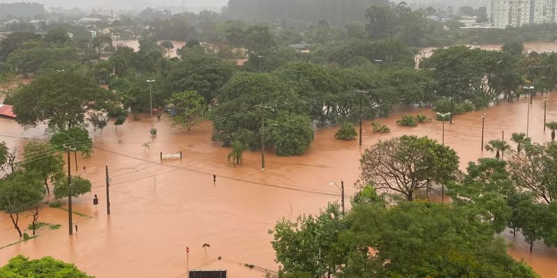 Governador do RS alerta para "maior desastre da história" do estado 