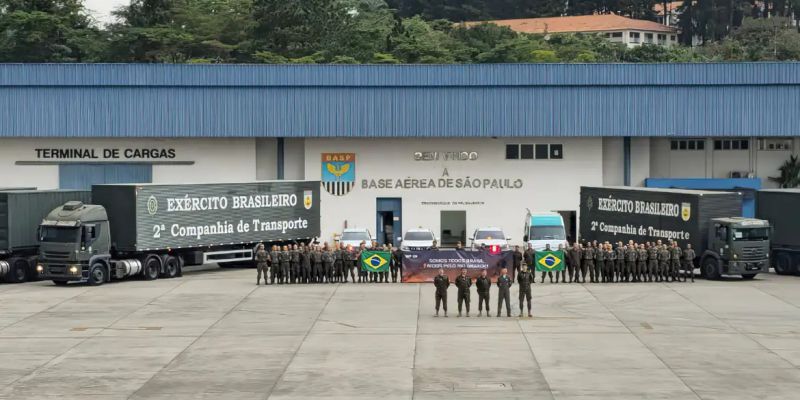 Caminhões levam 200 toneladas de doações para vítimas das chuvas