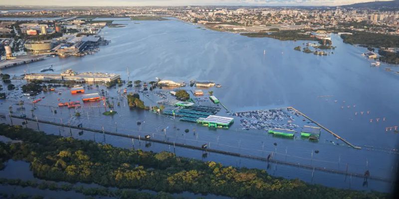 Ônibus passa a ligar aeroporto de Florianópolis a Porto Alegre