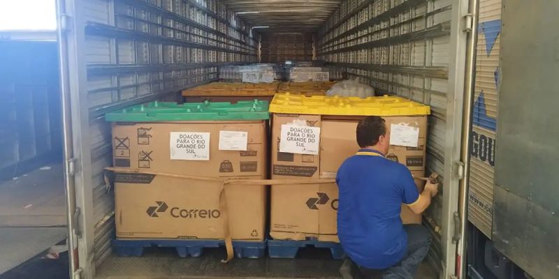 Correios arrecadam mais de 15 mil toneladas de donativos aos gaúchos