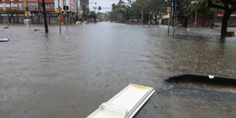 Com volta da chuva, aulas são suspensas em Porto Alegre