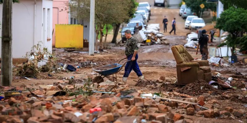 Porto Alegre envia, com atraso, dados para famílias receberem auxílio