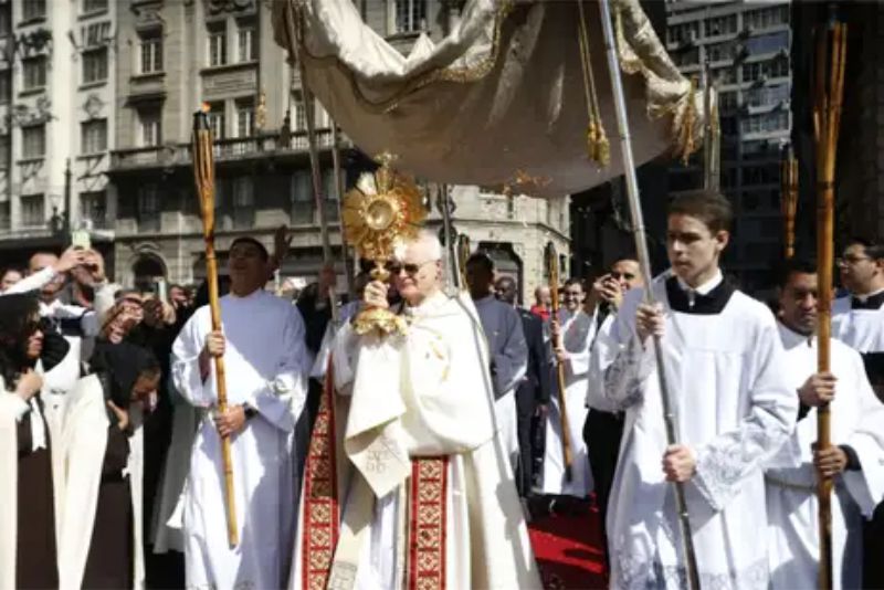  Arcebispo Metropolitano, Cardeal Odilo Pedro Scherer, celebra missa campal de Corpus Christi, na Praça da Sé, Foto: Paulo Pinto/Agencia Brasil