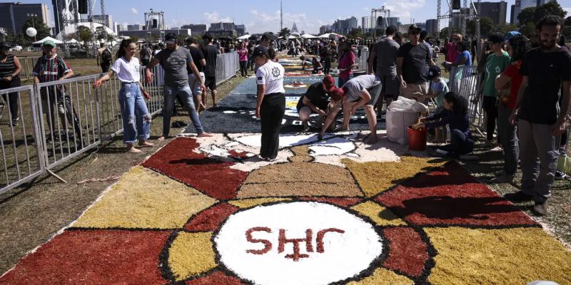 Festa religiosa de Corpus Christi reúne fiéis em várias cidades