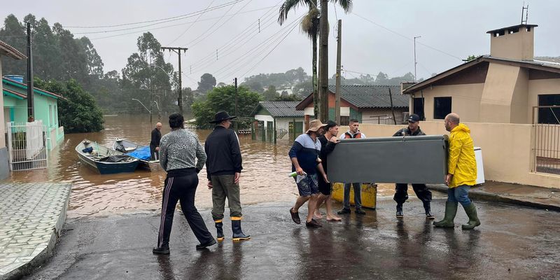 Chuvas afetam telecomunicações, dificultando resgates no RS