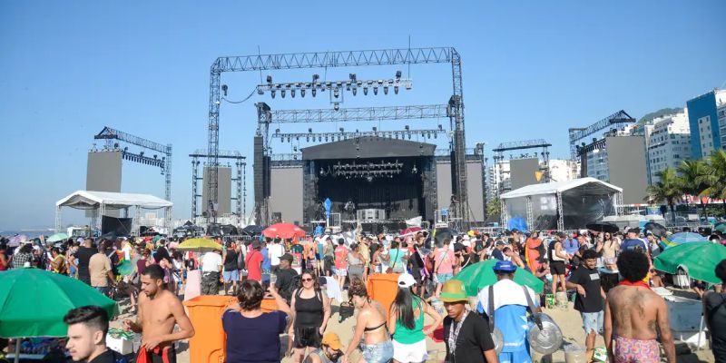 Fãs já se aglomeram em frente a palco do show da Madonna no Rio