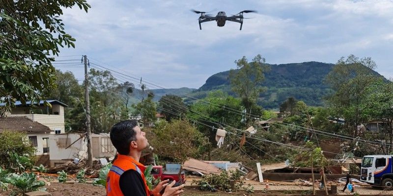 RS: Defesa Civil pede que pessoas não usem drones em áreas de resgate