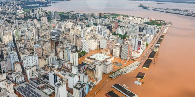 Bairro de Porto Alegre terá de ser evacuado após dique transbordar