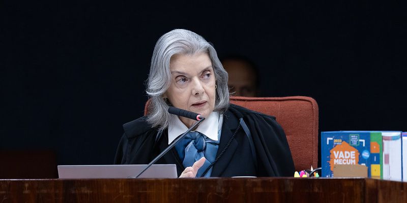 Cármen Lúcia é eleita presidente do Tribunal Superior Eleitoral