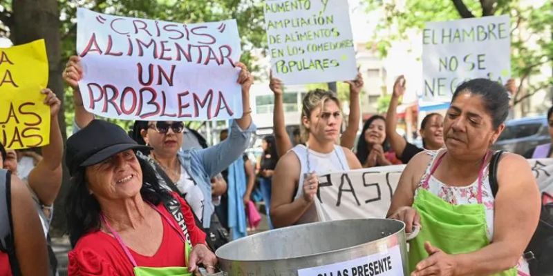 Falta de alimentos para restaurantes populares abre crise na Argentina