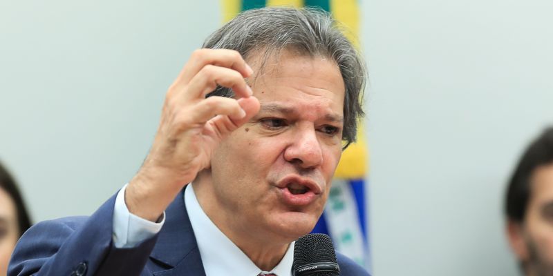 Haddad conversará com papa Francisco sobre taxação de super-ricos