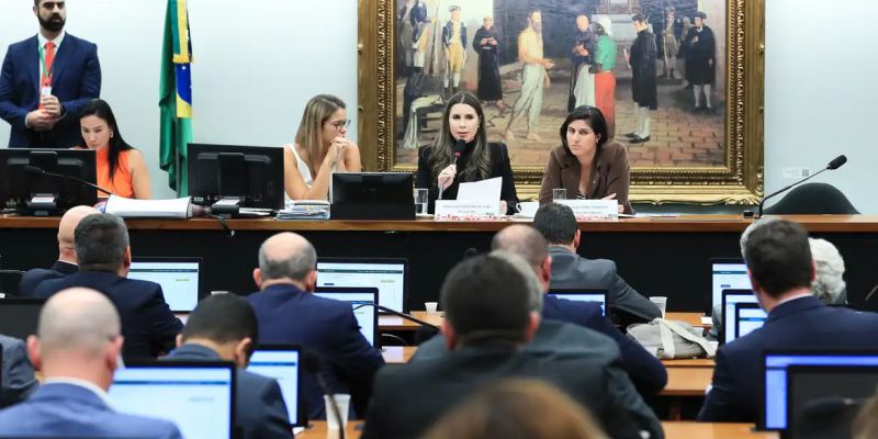 Votação da PEC das drogas é adiada na CCJ da Câmara dos Deputados