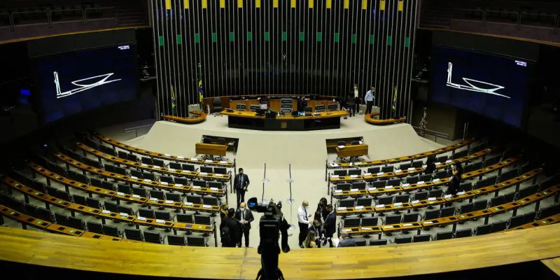 Câmara pauta urgência de projeto que equipara aborto ao homicídio