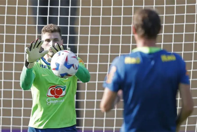 "Cresci vendo ele [Alisson] jogar. Se tiver a oportunidade de jogar, espero poder ter o mesmo nível de partida que eu consegui apresentar nos dois últimos amistosos”, disse o goleiro Bento, do Atlético-MG - Rafael Ribeiro/CBF/Direitos Reservados