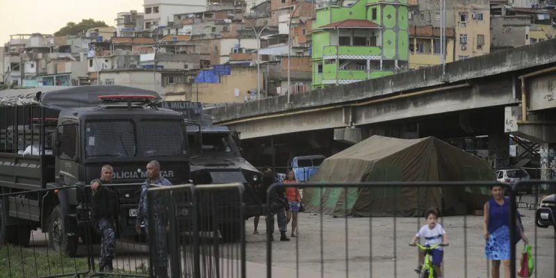 Policial morre e outro fica ferido em confronto no Complexo da Maré