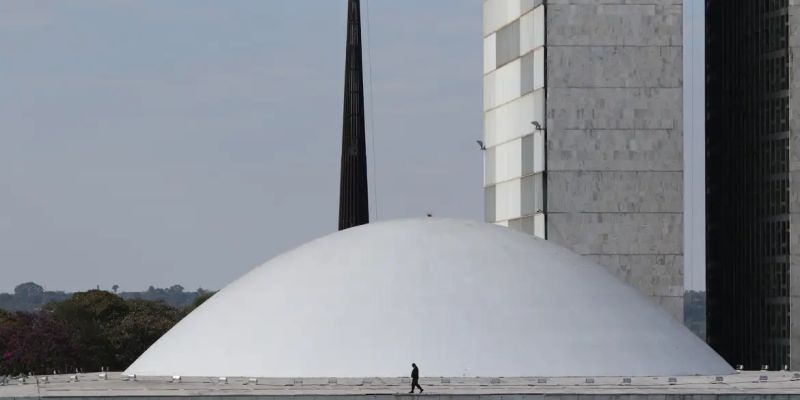 Senadores selecionam medidas para compensar desoneração da folha