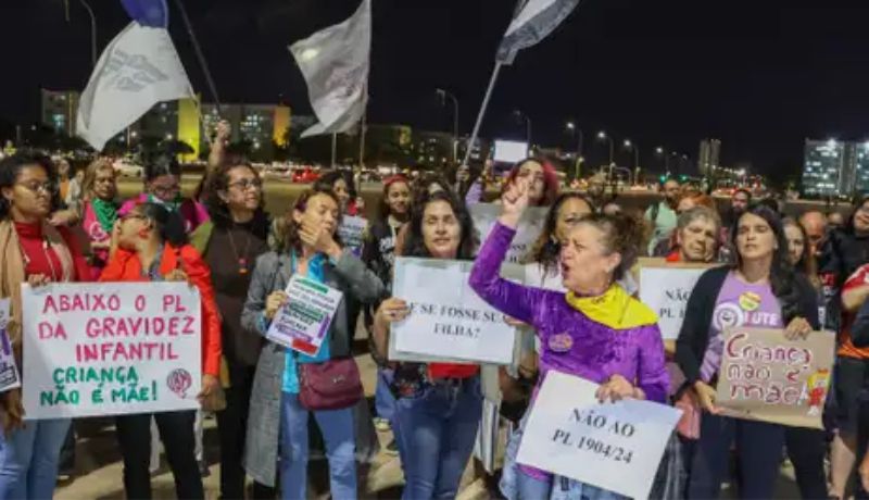 Brasília (DF) – Ato contra o projeto de lei foi realizado na Esplanada dos Ministérios. Foto: Valter Campanato/Agência Brasil