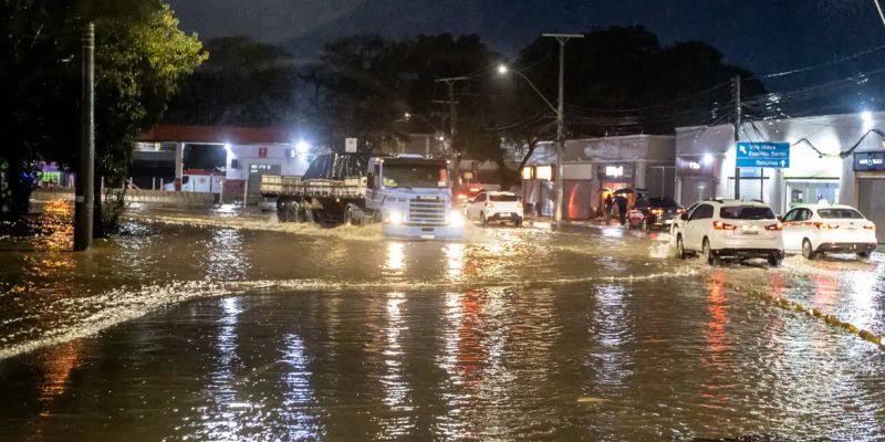 Enchentes no RS causaram prejuízos de R$ 3,32 bilhões ao varejo