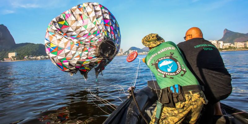 Soltar balão é crime: entenda os perigos e riscos dessa prática ilegal