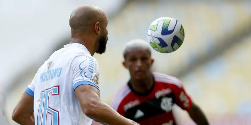 De olho na liderança do Brasileiro, Fla e Bahia jogam no Maracanã