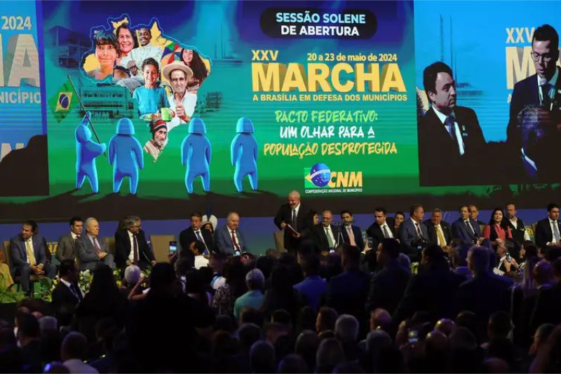 Presidente Lula e ministros na abertura da 25ª Marcha a Brasília em Defesa dos Municípios - Antonio Cruz/Agência Brasil