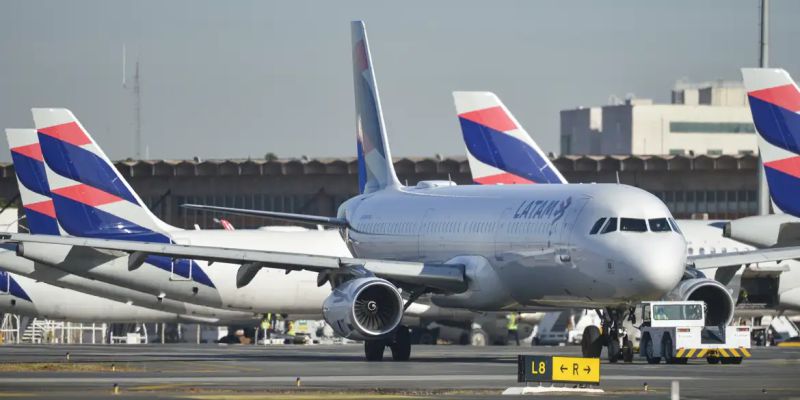 Com greve na Argentina, Latam e Gol cancelam voos para país vizinho