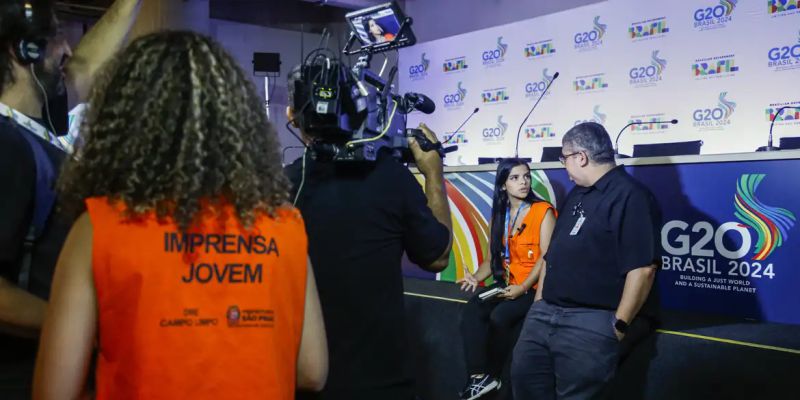 Estudantes de escolas públicas fazem cobertura jornalística do G20