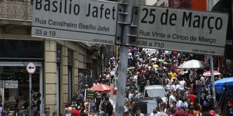 Governo adia por 3 meses portaria sobre trabalho aos feriados