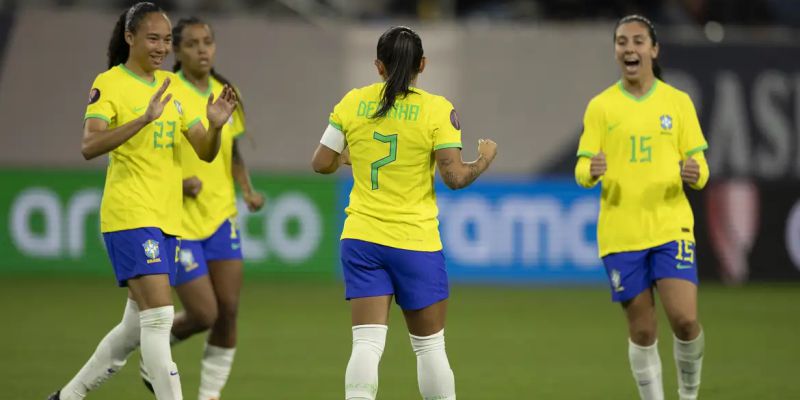 Invicta na Copa Ouro, seleção feminina fecha 1ª fase com goleada