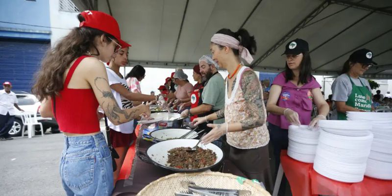 Sacolão popular em SP recebe primeiros alimentos fornecidos pelo PAA